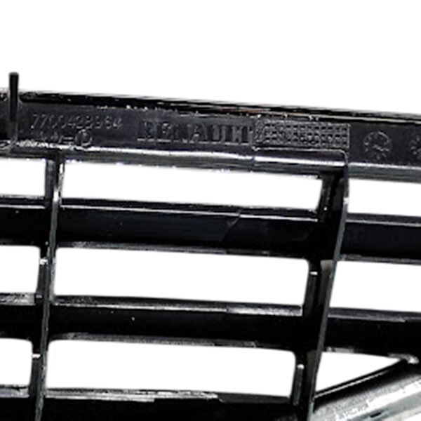grade dianteira direita cromada renault megane 7700428964