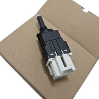 interruptor eletrico luz de freio renault duster 253206170r